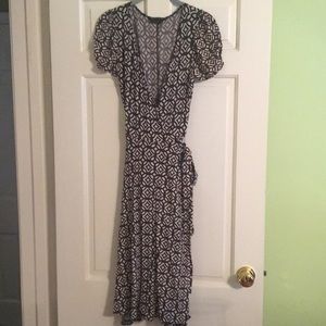 BCBGMAXAZRIA geo print wrap dress